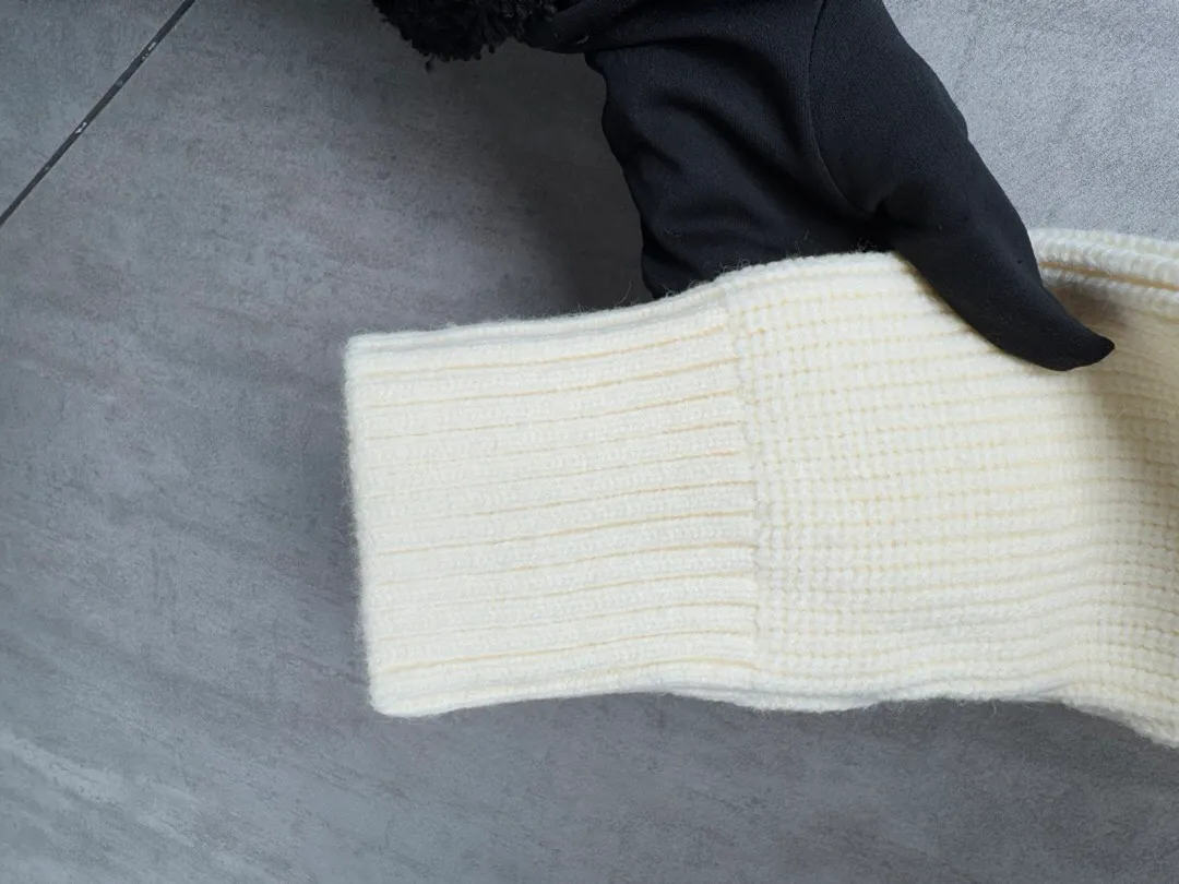 Thom Browne. Black White Gray Size SML